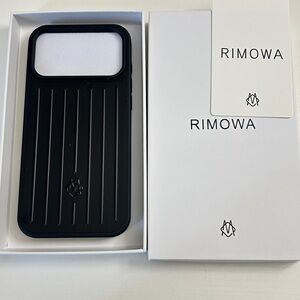 RIMOWA Sleek Black Phone Case
17 pro max